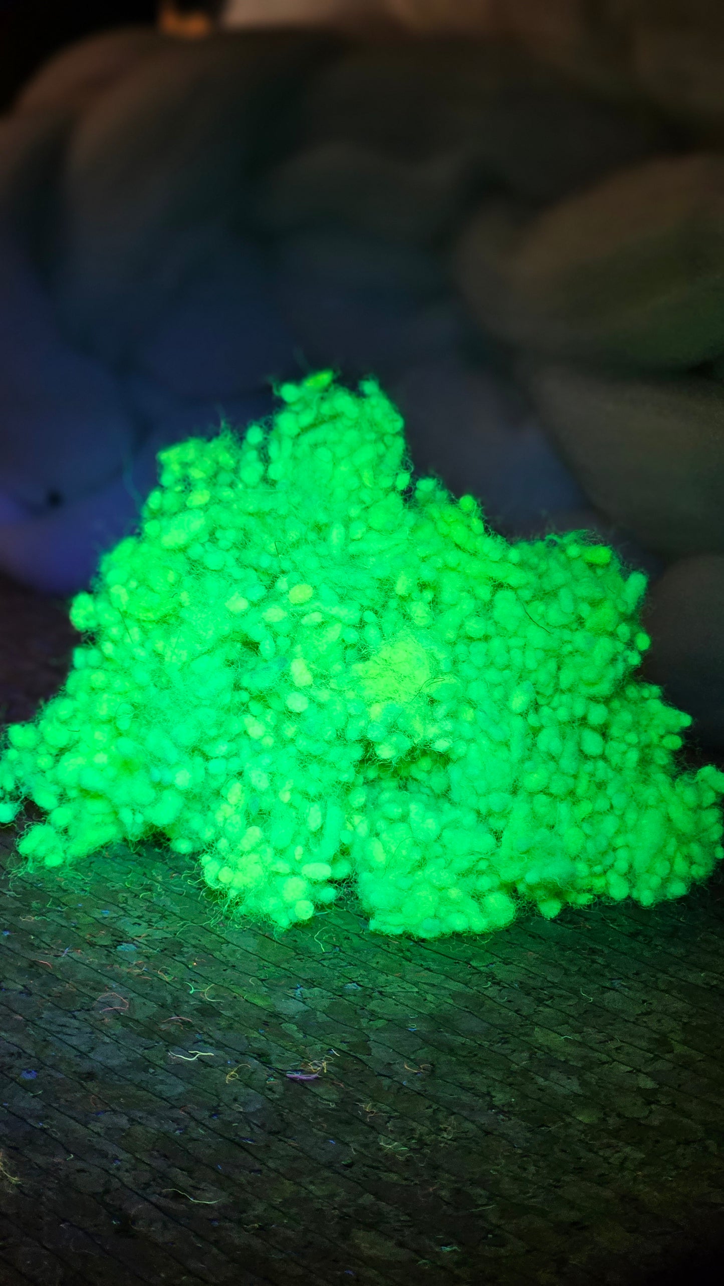 GREEN GLOW Dyed Fine Wool Nepps - 1 ounce
