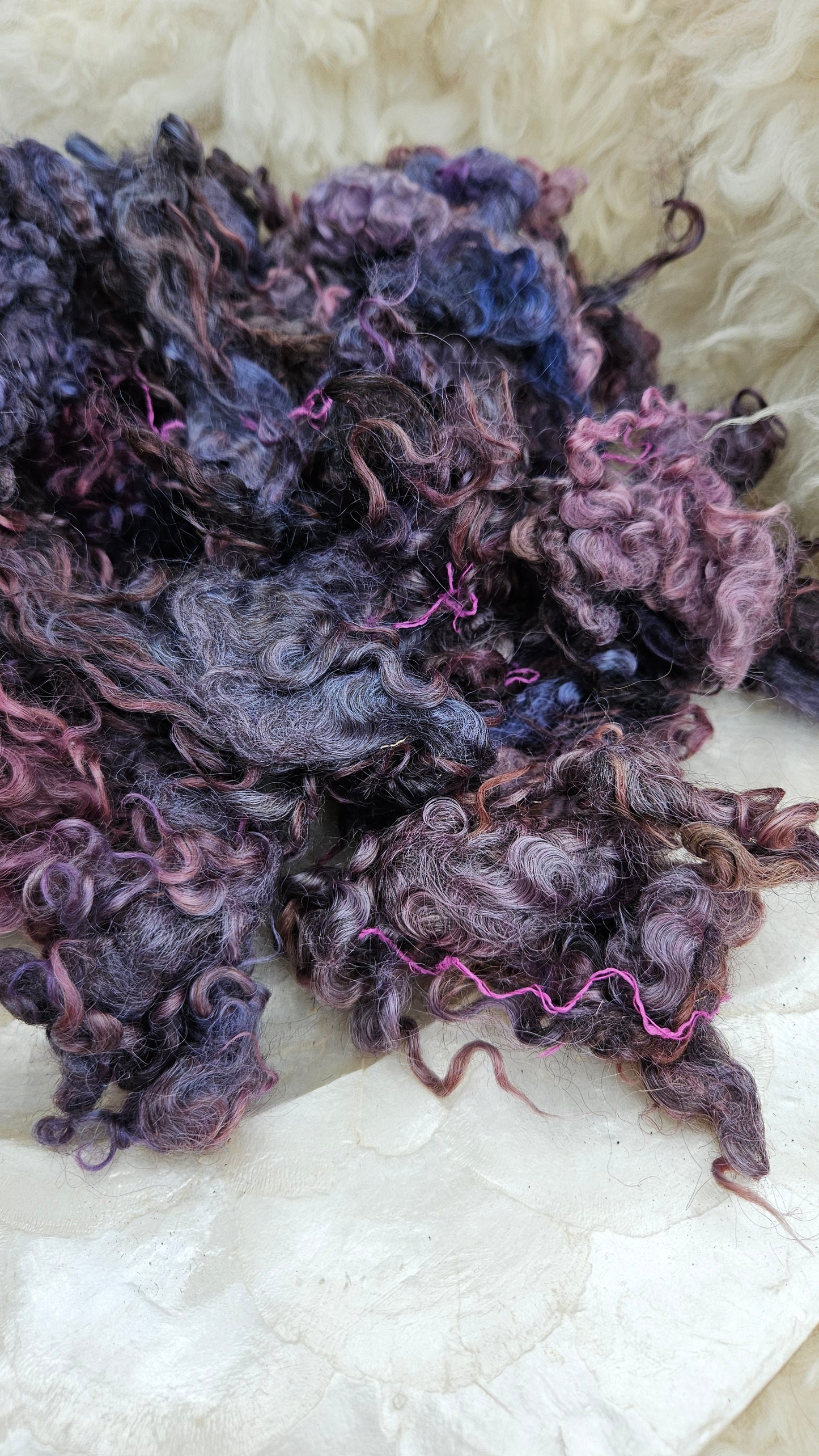 HEMINGWAY - hand-dyed Cotswold lamb longwool locks (SE2SE Livestock Conservancy Breed) - 5 oz | 142 g