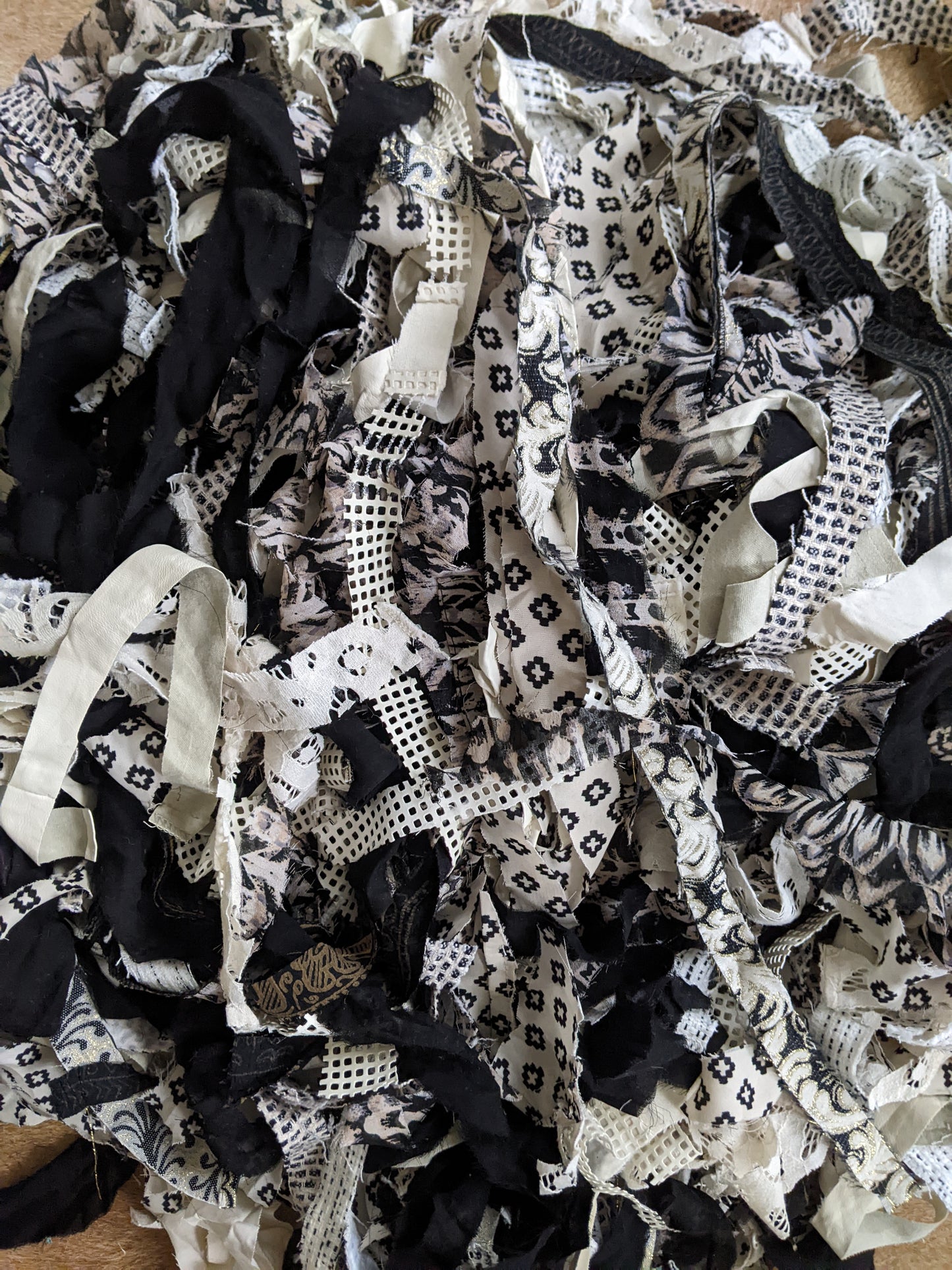 BLACK & WHITE - hand-cut ribbons from recycled fast fashion for weaving - 6 oz | 170 g