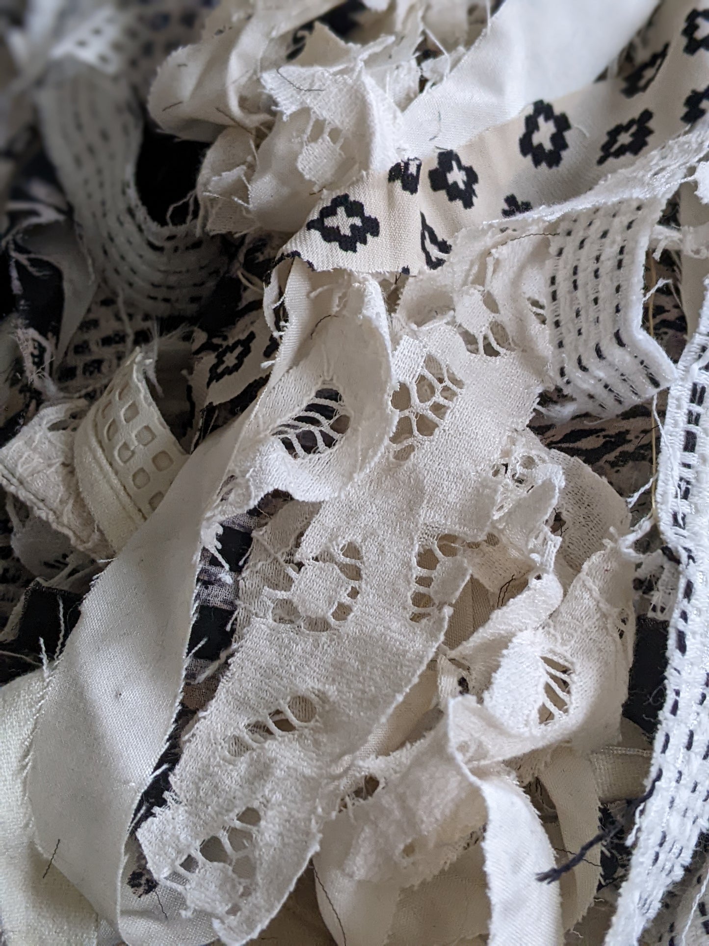 BLACK & WHITE - hand-cut ribbons from recycled fast fashion for weaving - 6 oz | 170 g