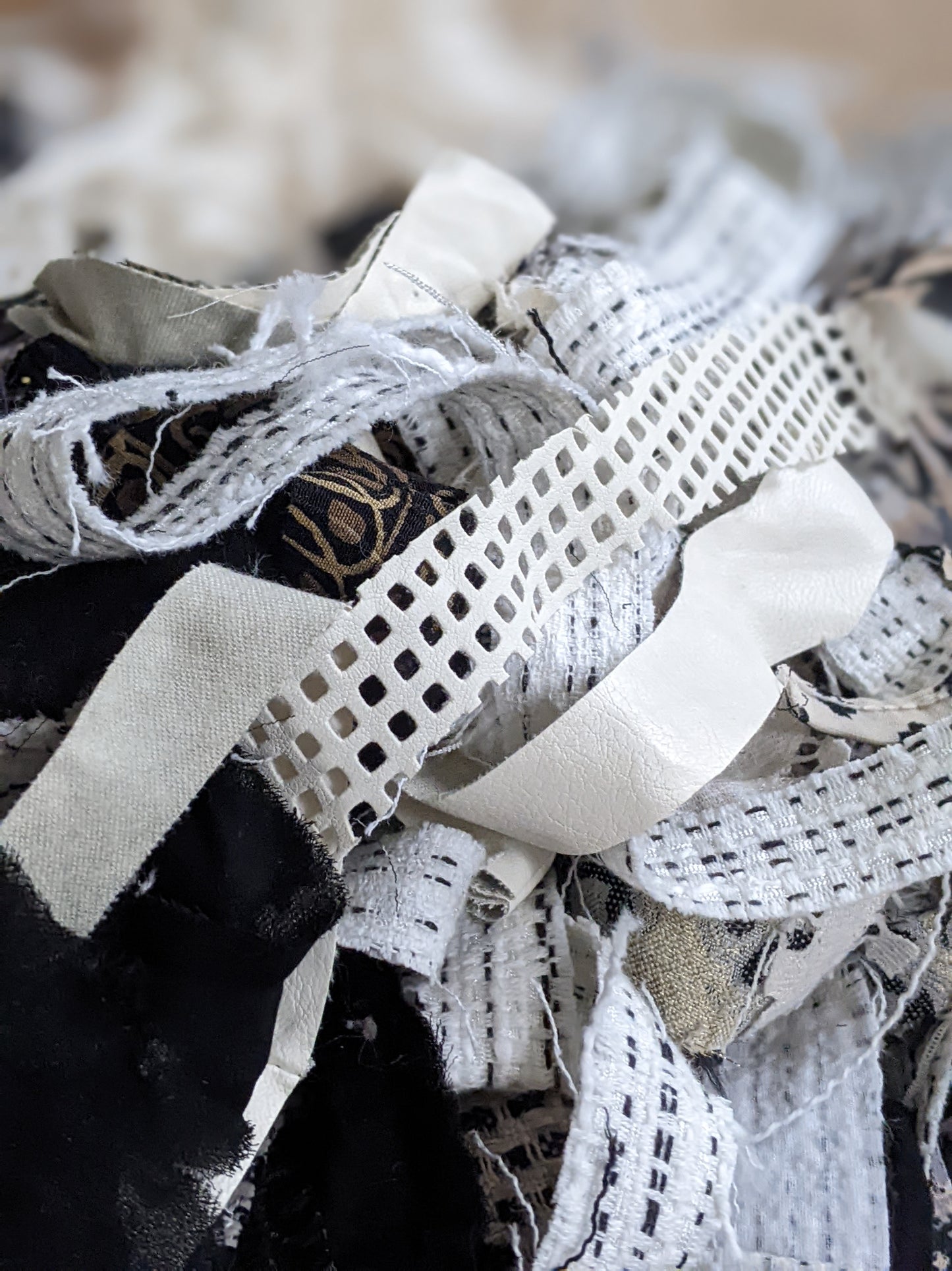 BLACK & WHITE - hand-cut ribbons from recycled fast fashion for weaving - 6 oz | 170 g