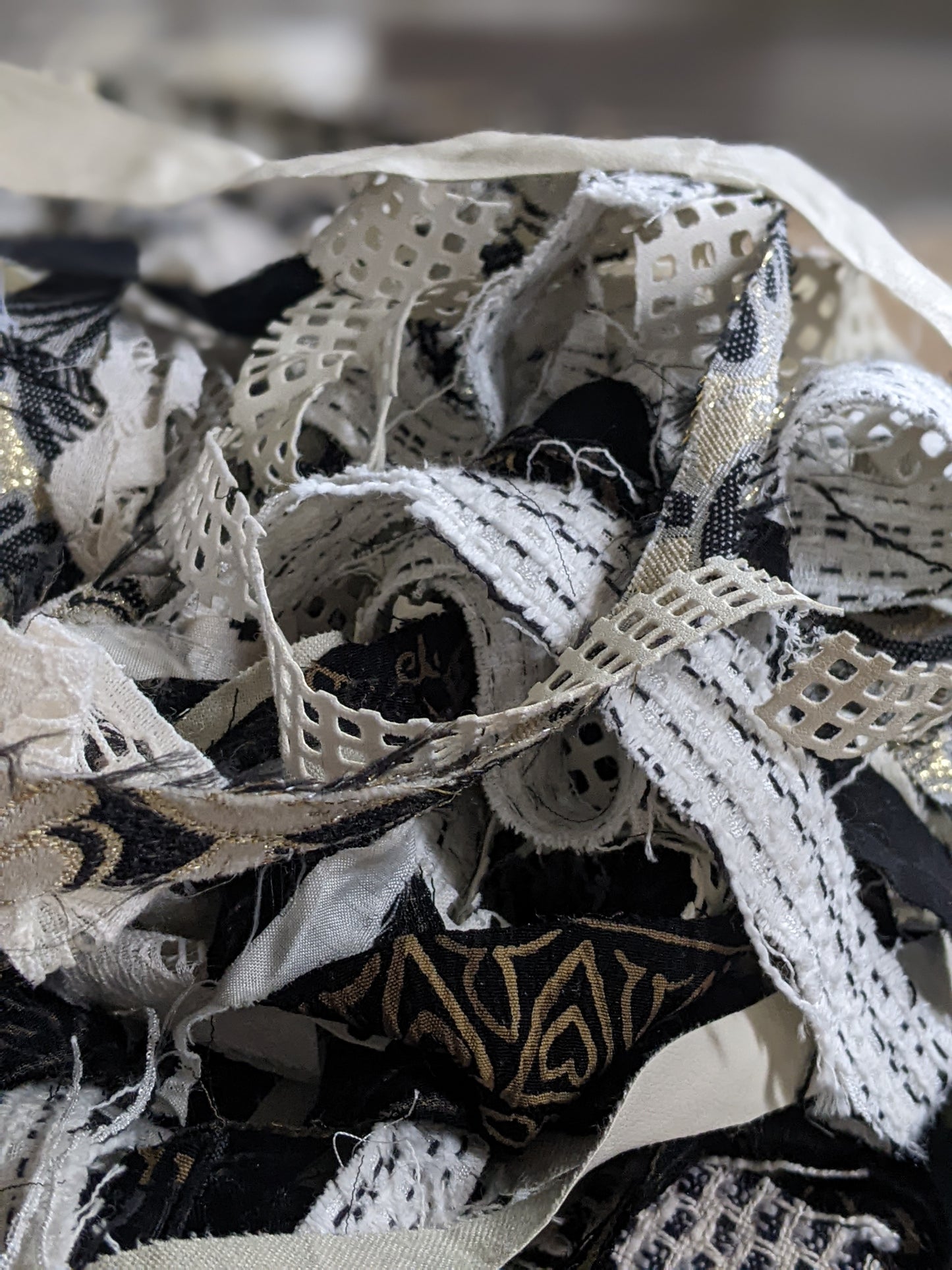 BLACK & WHITE - hand-cut ribbons from recycled fast fashion for weaving - 6 oz | 170 g