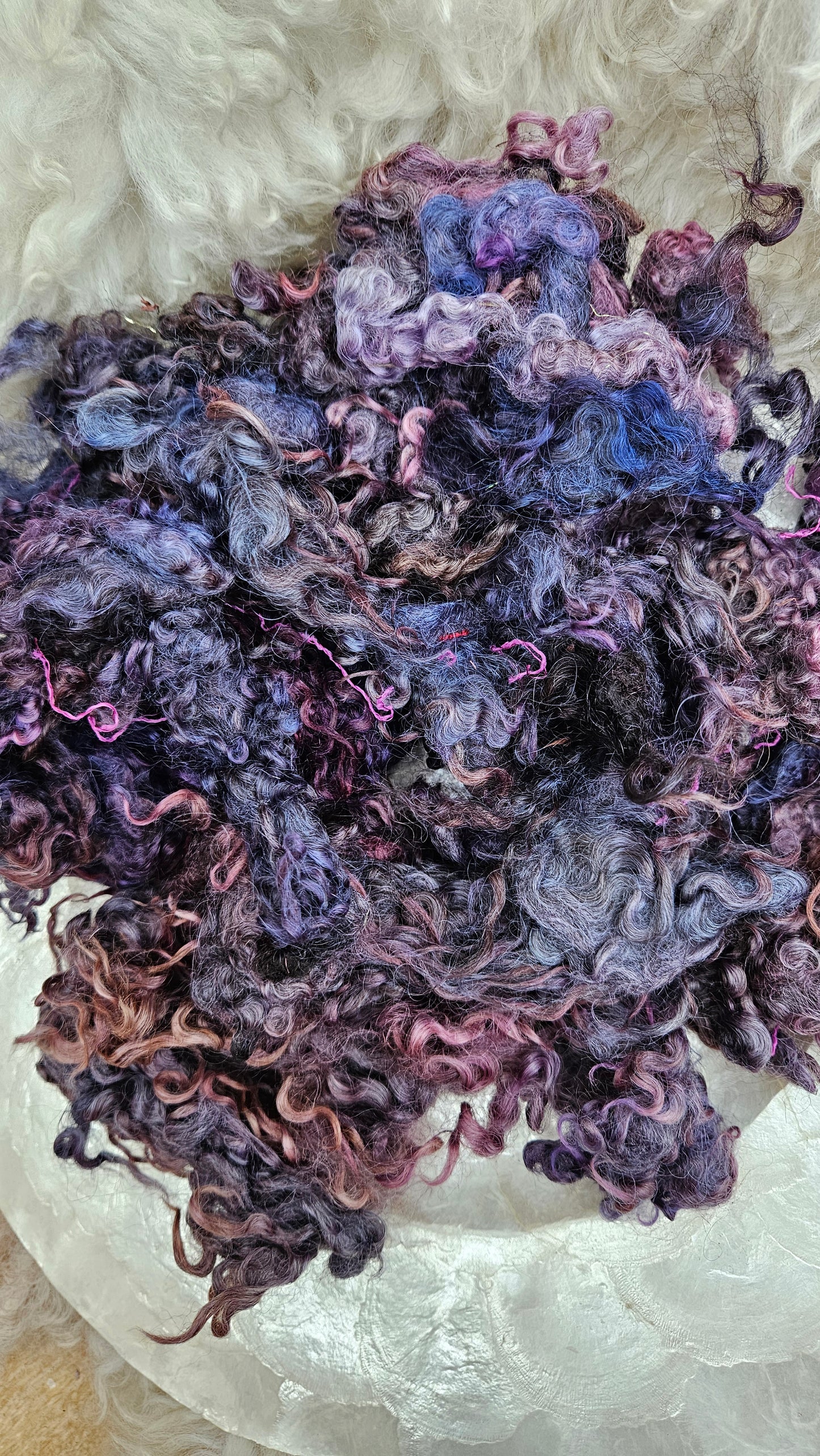 HEMINGWAY - hand-dyed Cotswold lamb longwool locks (SE2SE Livestock Conservancy Breed) - 5 oz | 142 g