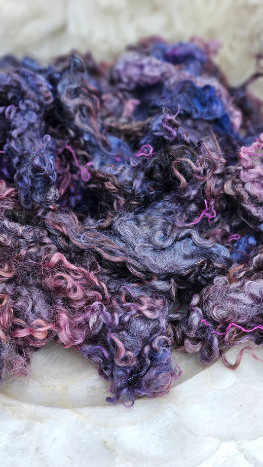HEMINGWAY - hand-dyed Cotswold lamb longwool locks (SE2SE Livestock Conservancy Breed) - 5 oz | 142 g